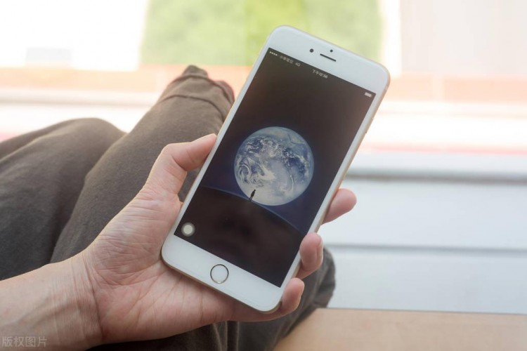 为什么现在00后年轻人喜欢使用QQ不喜欢使用微信